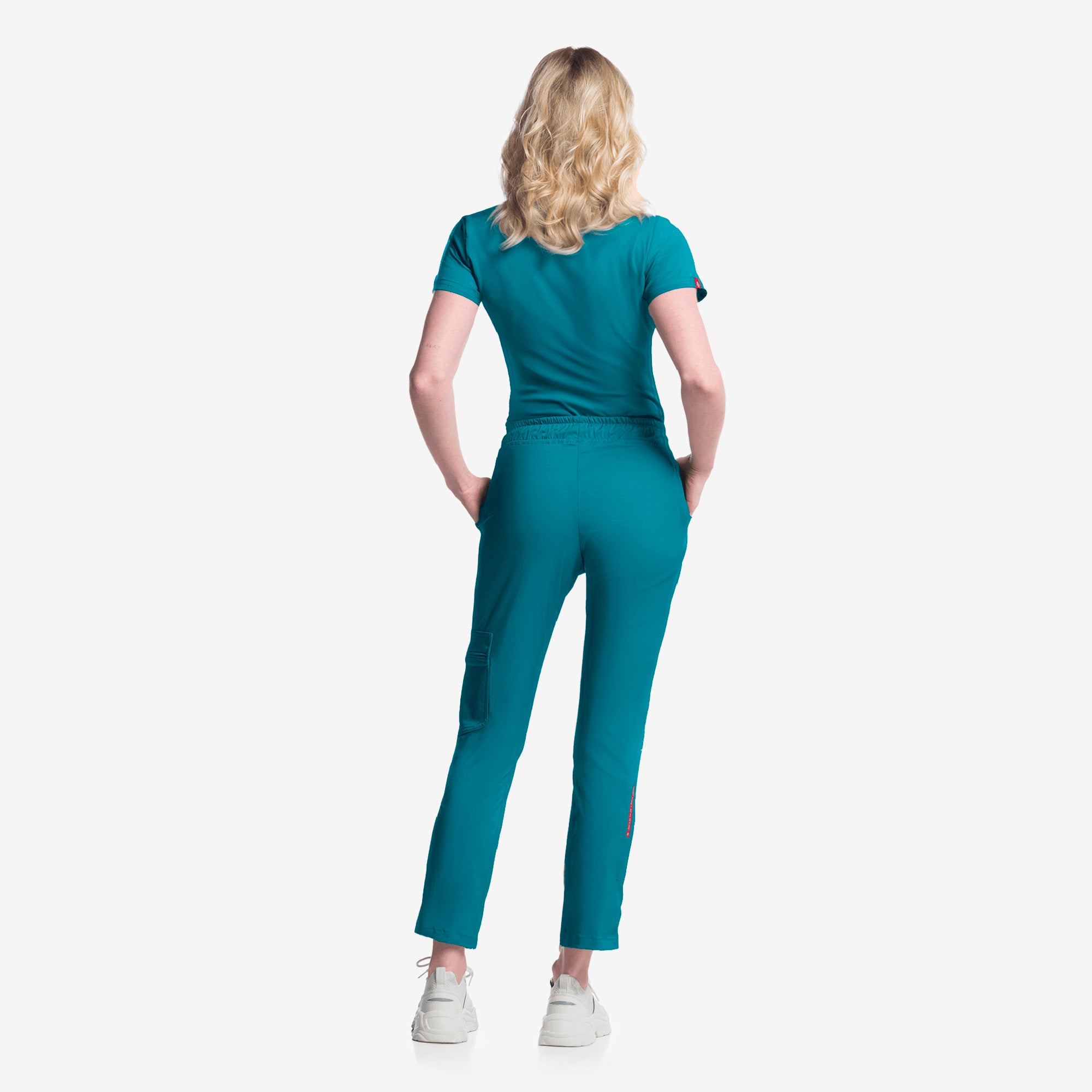 Kanaus® Scrub Beyond Straight Cut | Dama
