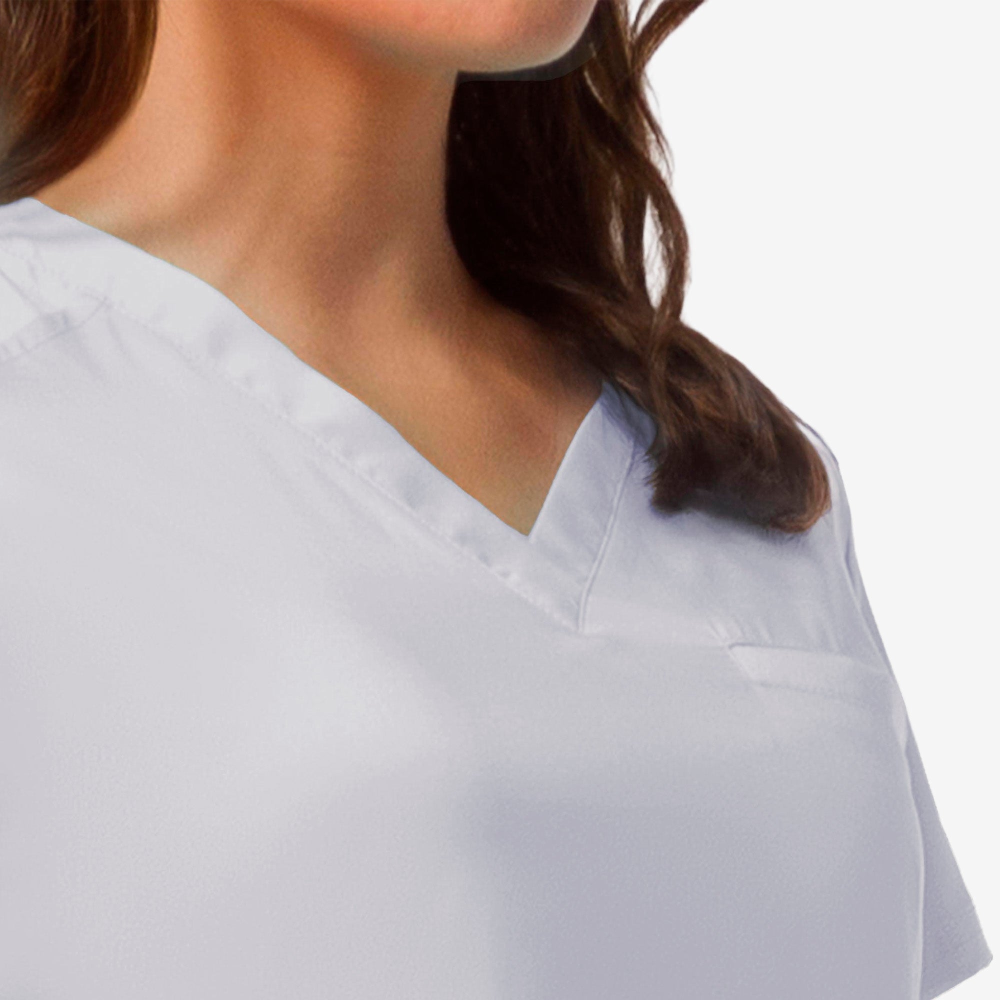 Kanaus® Scrub Beyond Straight Cut | Dama