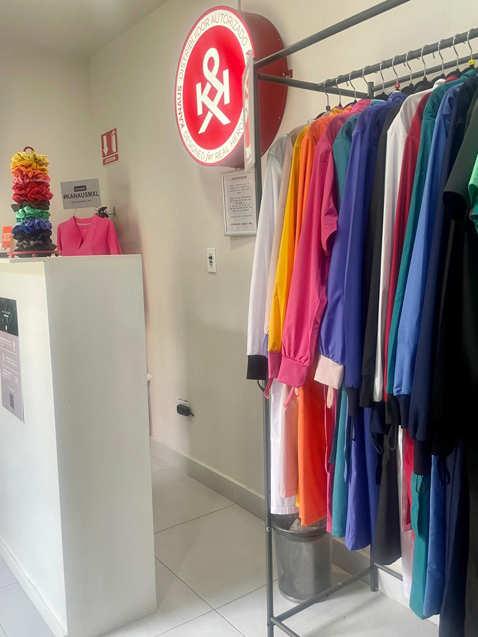 Visítanos